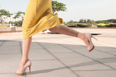 Learn about urge incontinence and how Elitone URGE can help you.